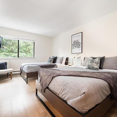Apartamento Creekside Oasis 4 Beds Pool And Hot Tub Whistler Exterior foto