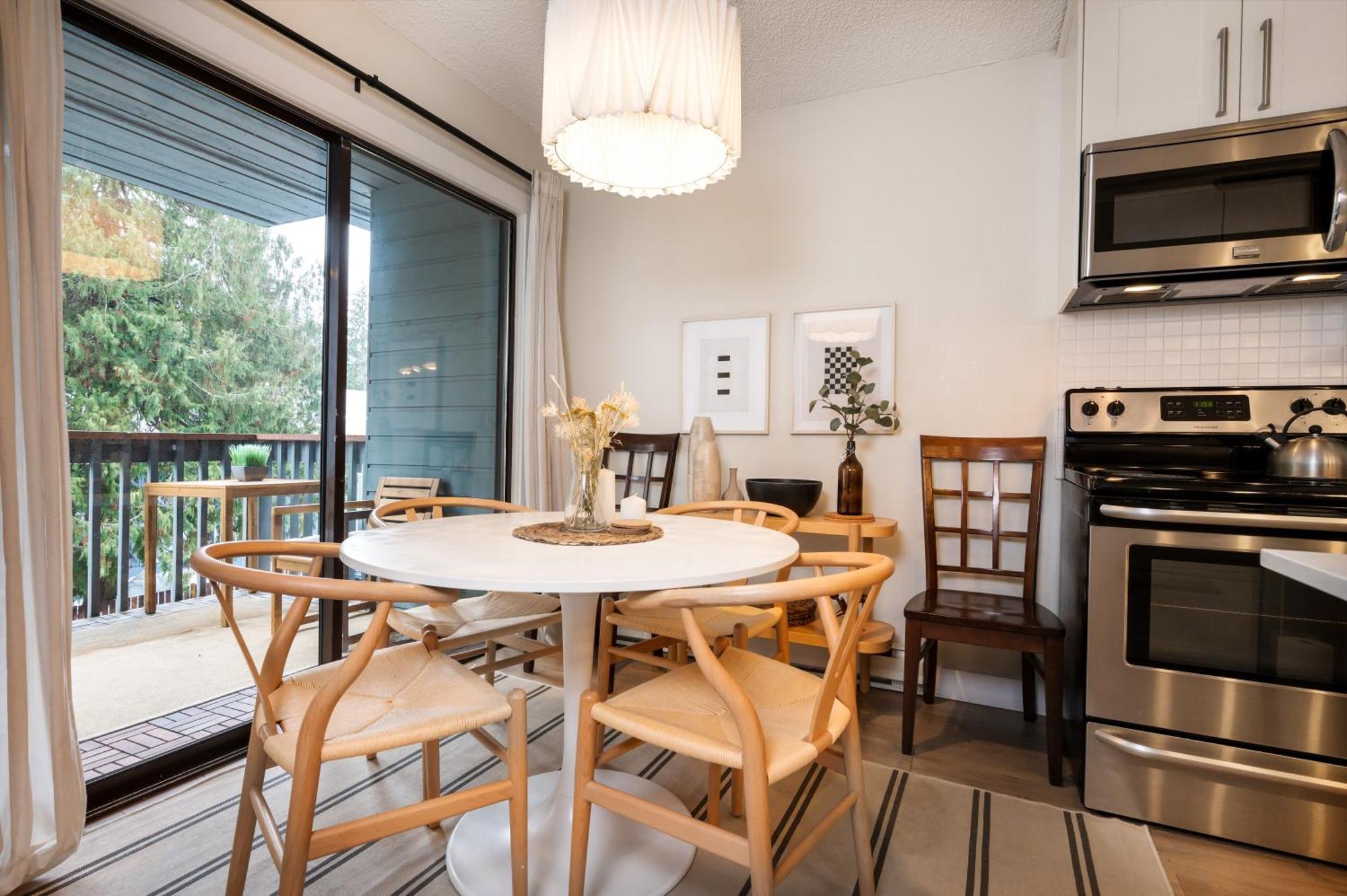 Apartamento Creekside Oasis 4 Beds Pool And Hot Tub Whistler Exterior foto