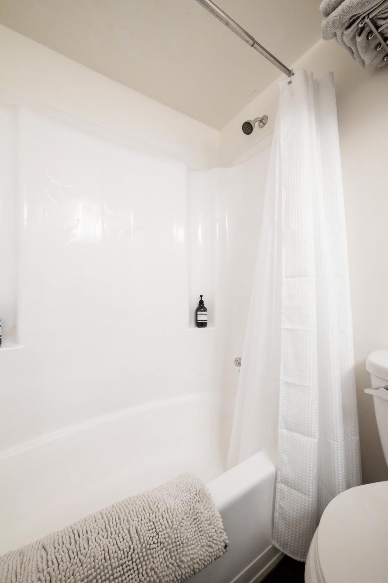 Apartamento Creekside Oasis 4 Beds Pool And Hot Tub Whistler Exterior foto