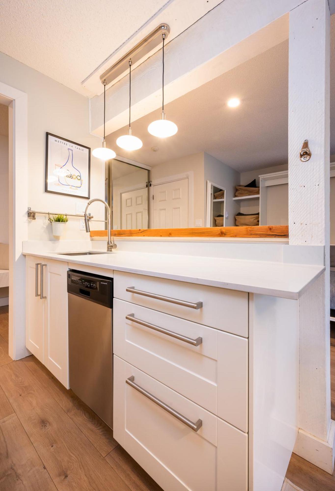 Apartamento Creekside Oasis 4 Beds Pool And Hot Tub Whistler Exterior foto