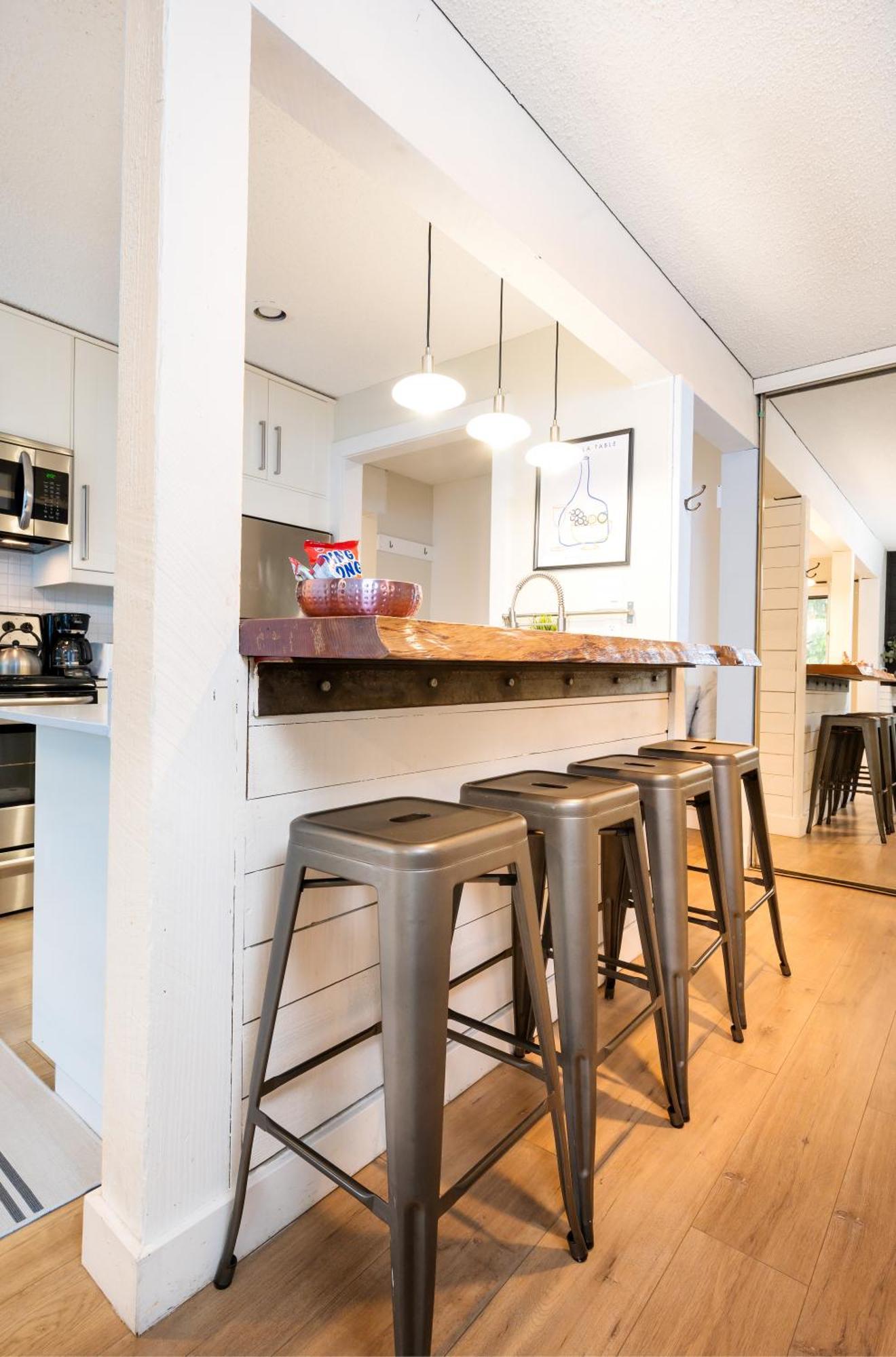 Apartamento Creekside Oasis 4 Beds Pool And Hot Tub Whistler Exterior foto
