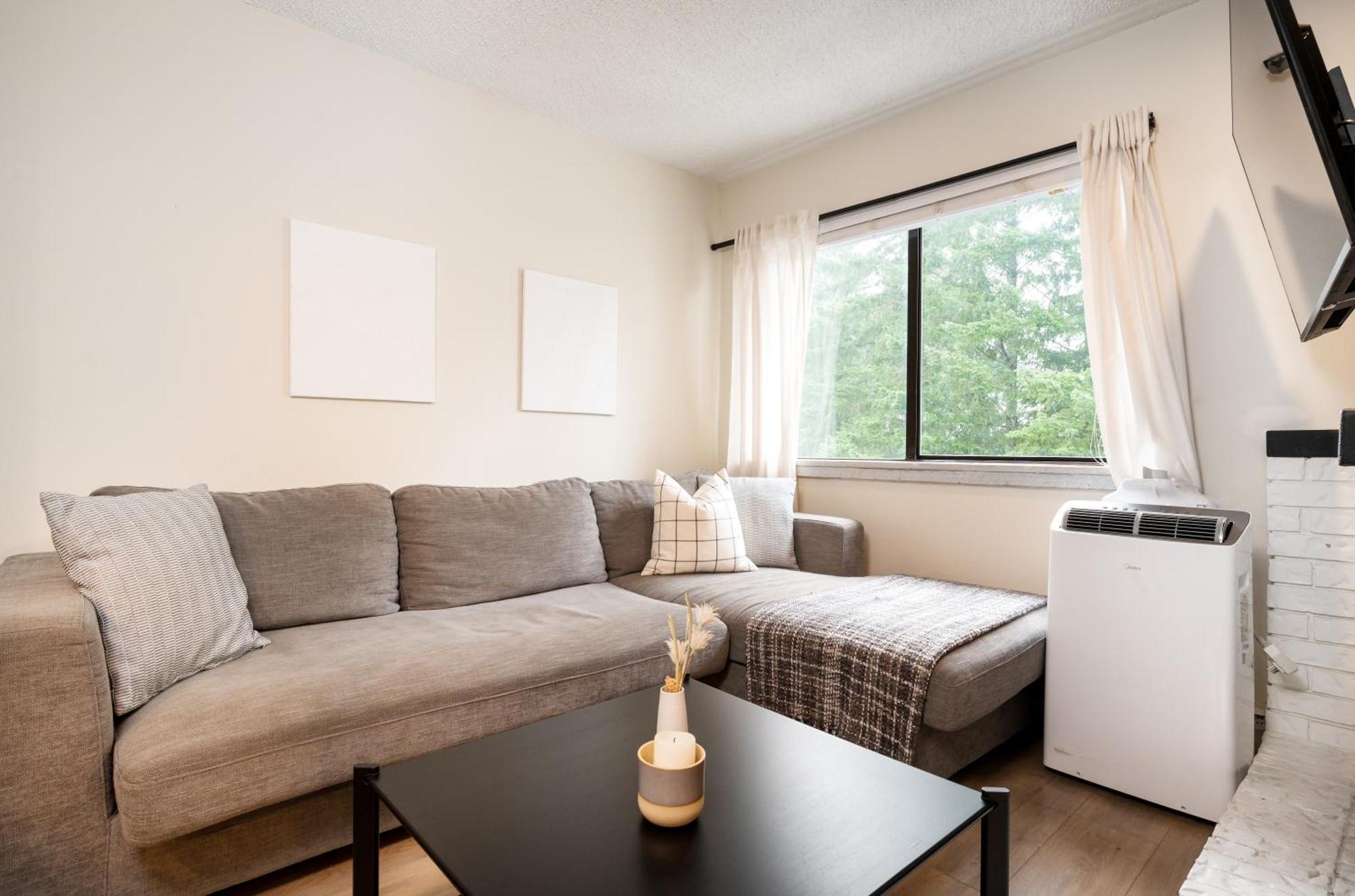 Apartamento Creekside Oasis 4 Beds Pool And Hot Tub Whistler Exterior foto